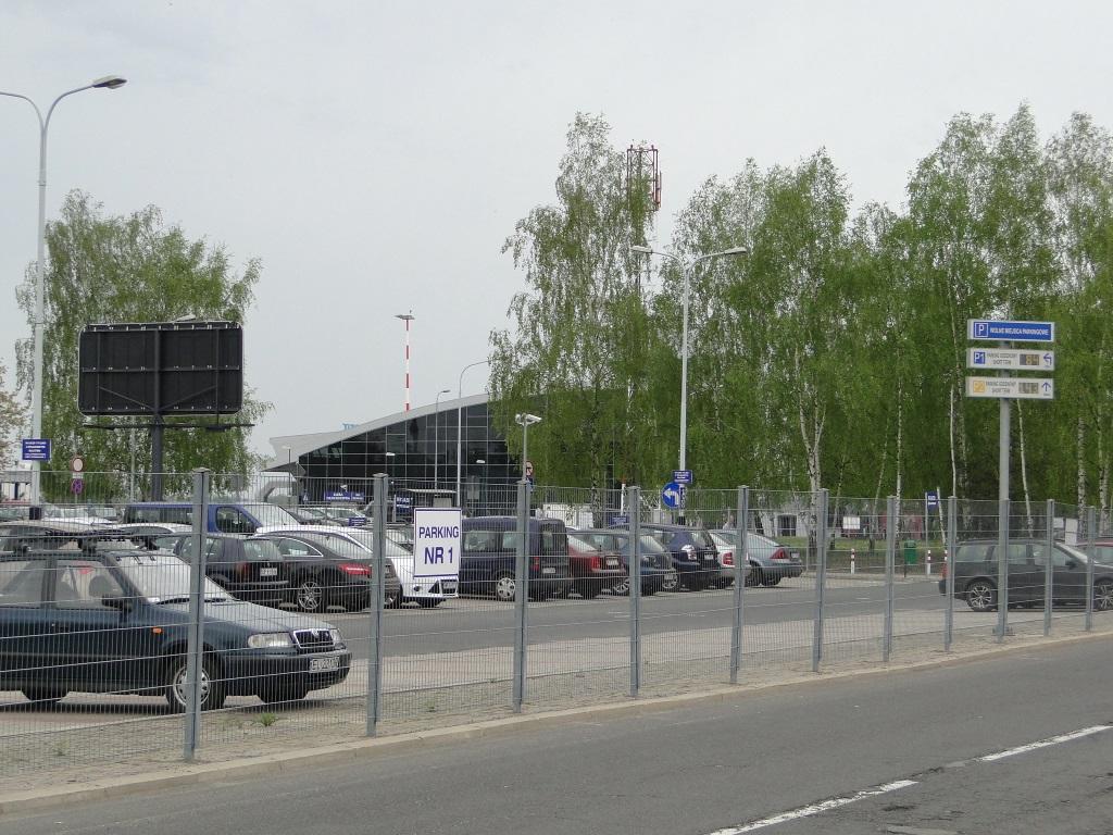 Parking lotnisko Łódź - 2